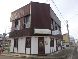 塗装することで白い部分と茶色い部分がはっきりし、ツートンカラーが引き立つようになりました。